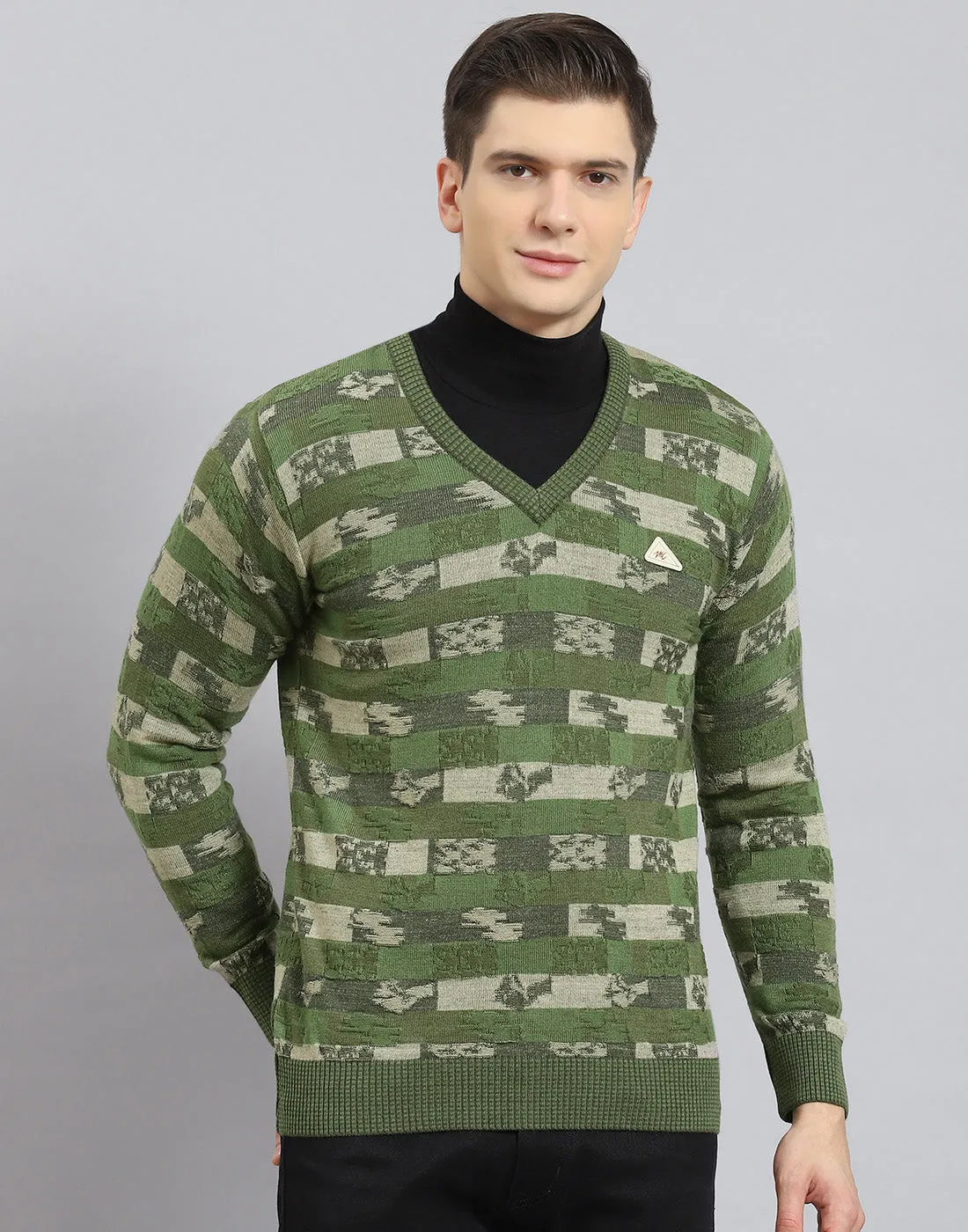 Men Green Self Design V Neck Full Sleeve Sweater