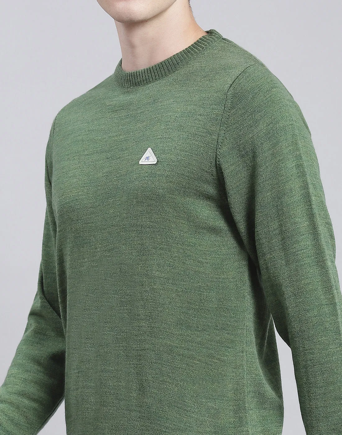 Men Green Solid Round Neck Full Sleeve Sweater