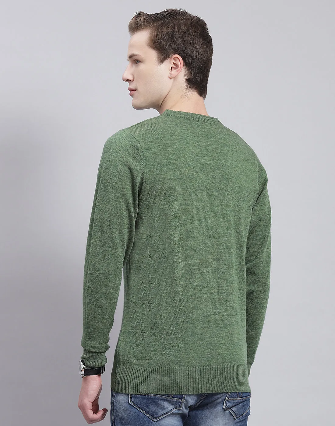 Men Green Solid Round Neck Full Sleeve Sweater