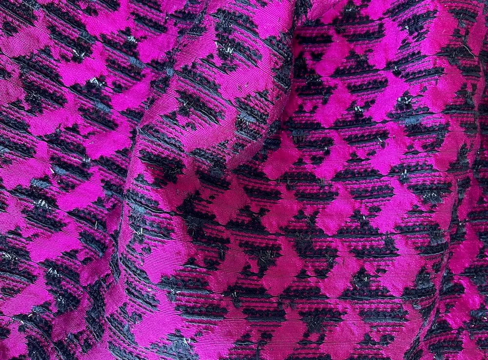 Smashing Jet Black & Hot Fuchsia Mock Hounds-Tooth Silk Blend Brocade (Made in Spain)